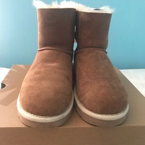 Ugg Women’s Selene Boots size 8 Chestnut
